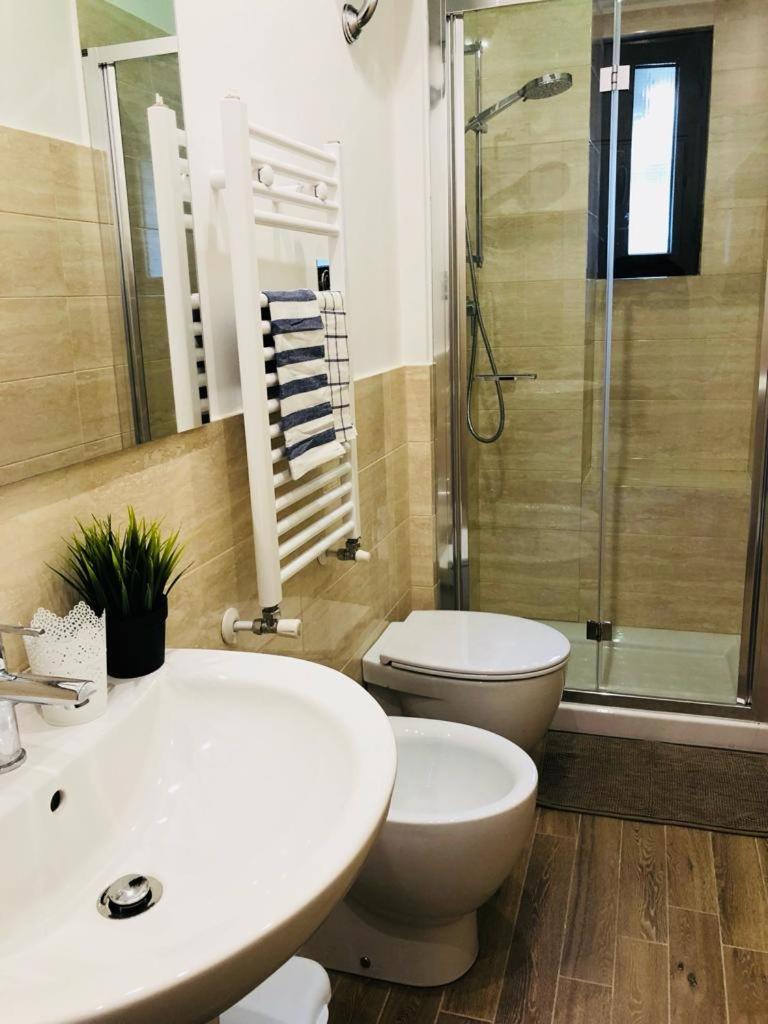 White King Rooms Рим Екстериор снимка